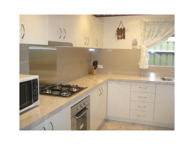 82 Fraser Ave, Happy Valley SA 5159