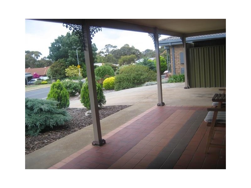 82 Fraser Ave, Happy Valley SA 5159