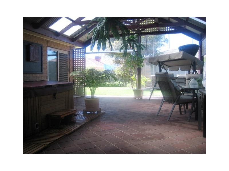 16 Alana Walk, Woodcroft SA 5162