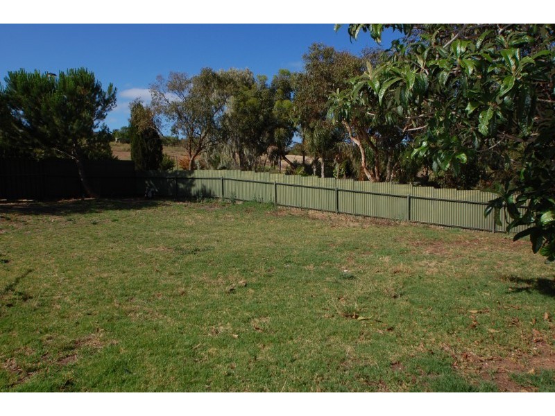 17 Upper Penneys Hill Road, Onkaparinga Hills SA 5163