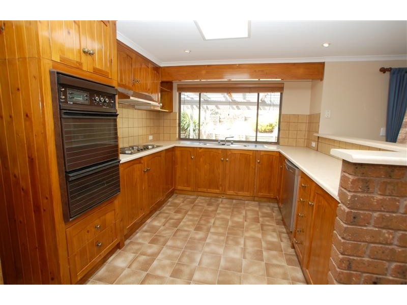 25 Banksia Road, Aberfoyle Park SA 5159