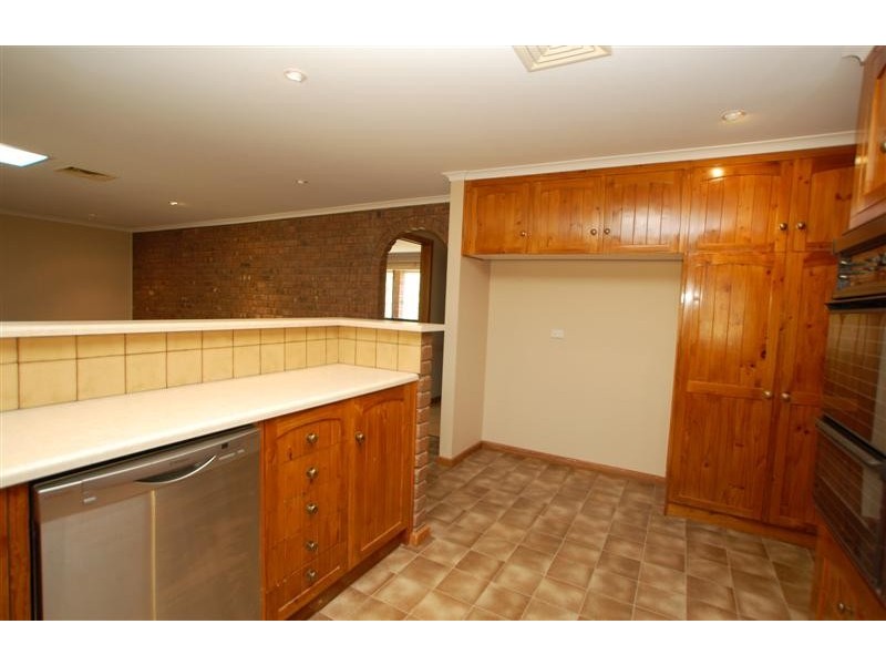 25 Banksia Road, Aberfoyle Park SA 5159
