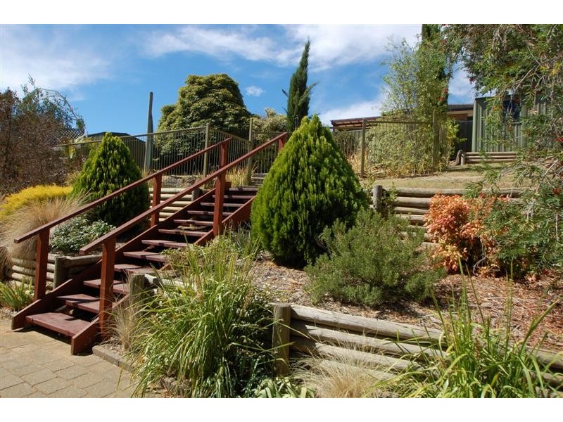 25 Banksia Road, Aberfoyle Park SA 5159