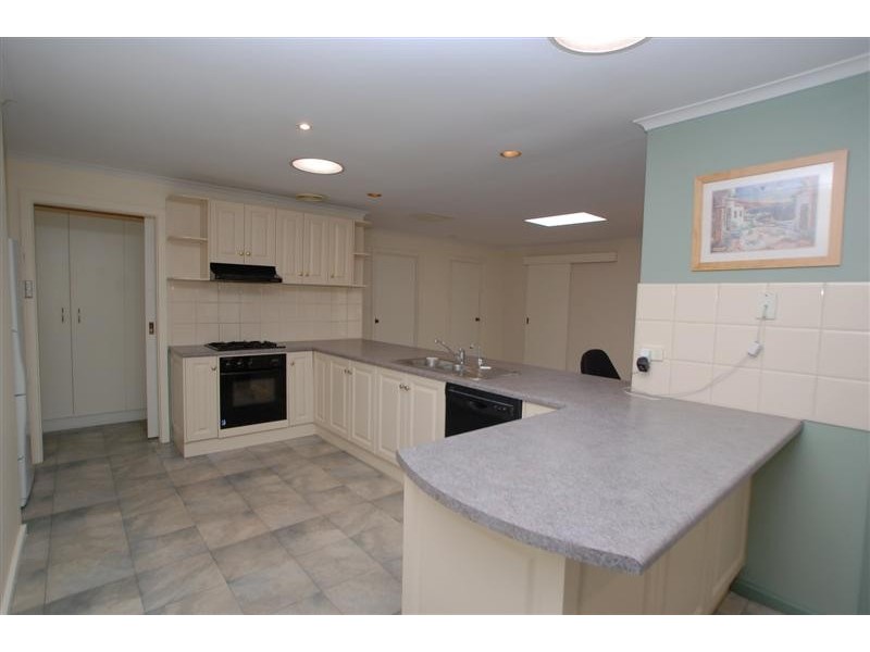 5 Rubin Crescent, Happy Valley SA 5159