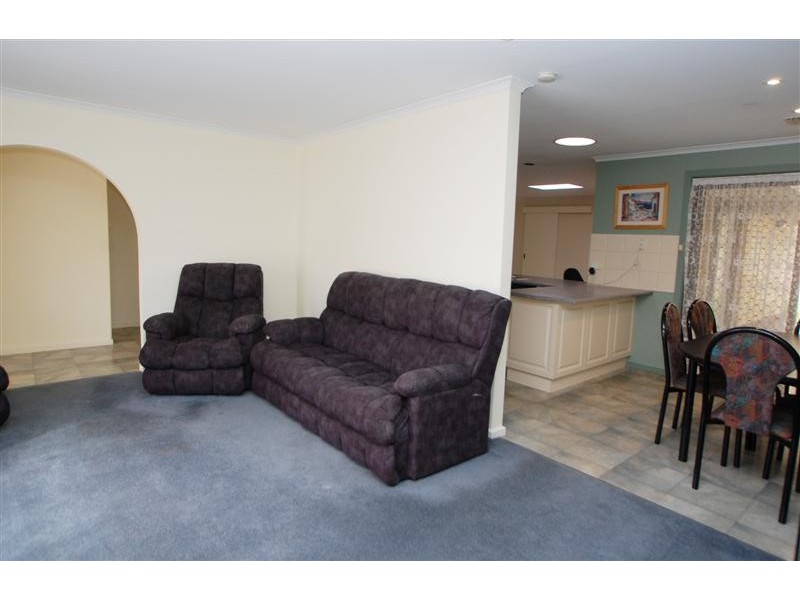 5 Rubin Crescent, Happy Valley SA 5159