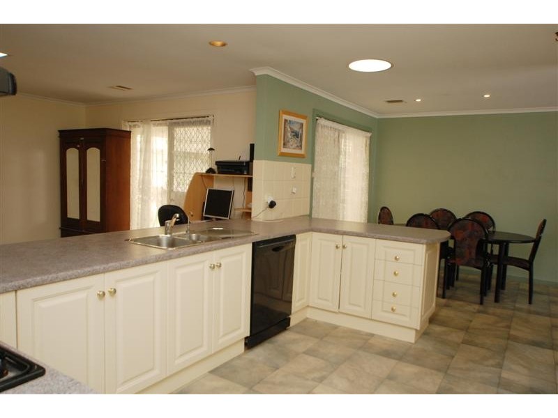 5 Rubin Crescent, Happy Valley SA 5159