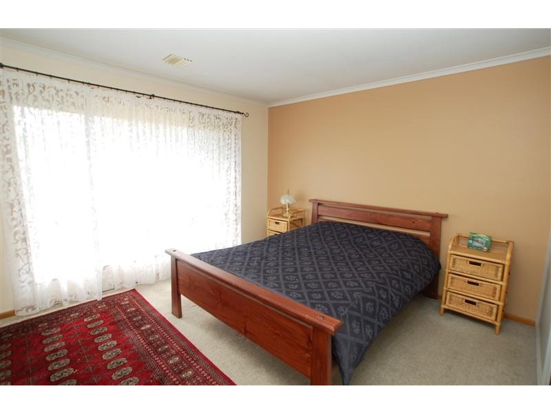 5 Rubin Crescent, Happy Valley SA 5159