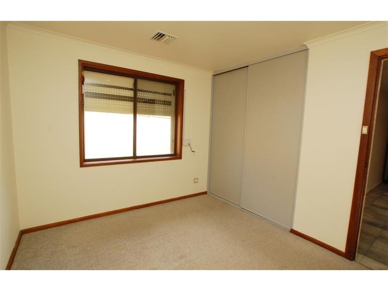 5 Rubin Crescent, Happy Valley SA 5159