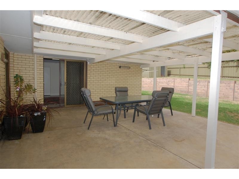 5 Rubin Crescent, Happy Valley SA 5159