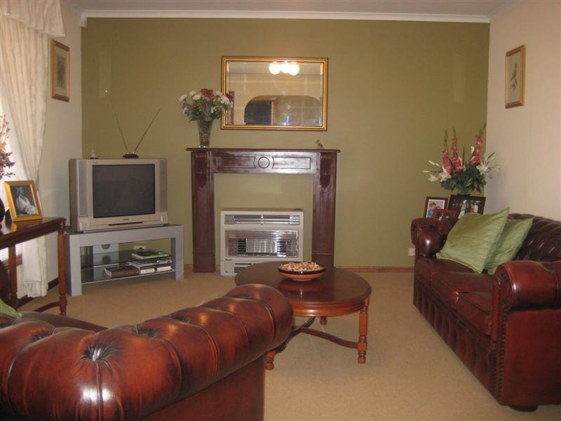 36 Dorrien Ave, Woodcroft SA 5162