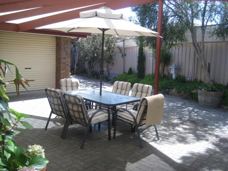36 Dorrien Ave, Woodcroft SA 5162