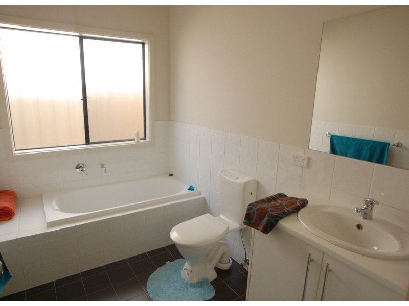 1 Richard Ave, Mitchell Park SA 5043