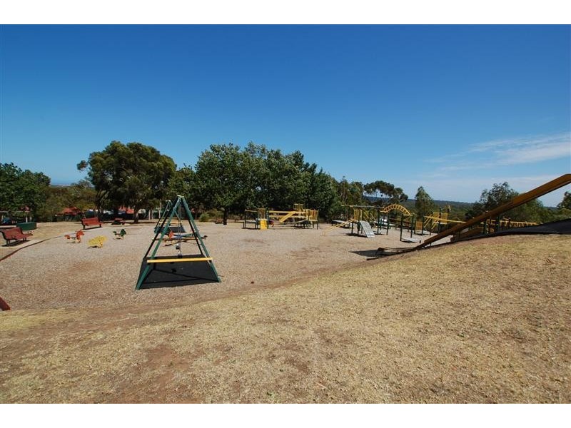 5 Douglas Fir Court, Aberfoyle Park SA 5159