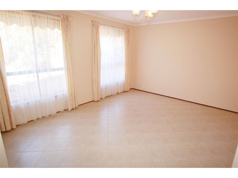 38 Barton Drive, Trott Park SA 5158