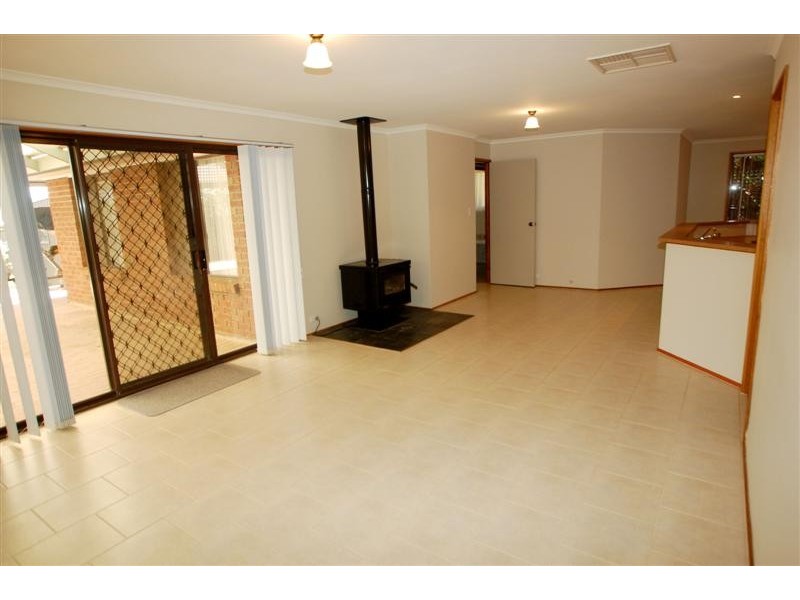 38 Barton Drive, Trott Park SA 5158