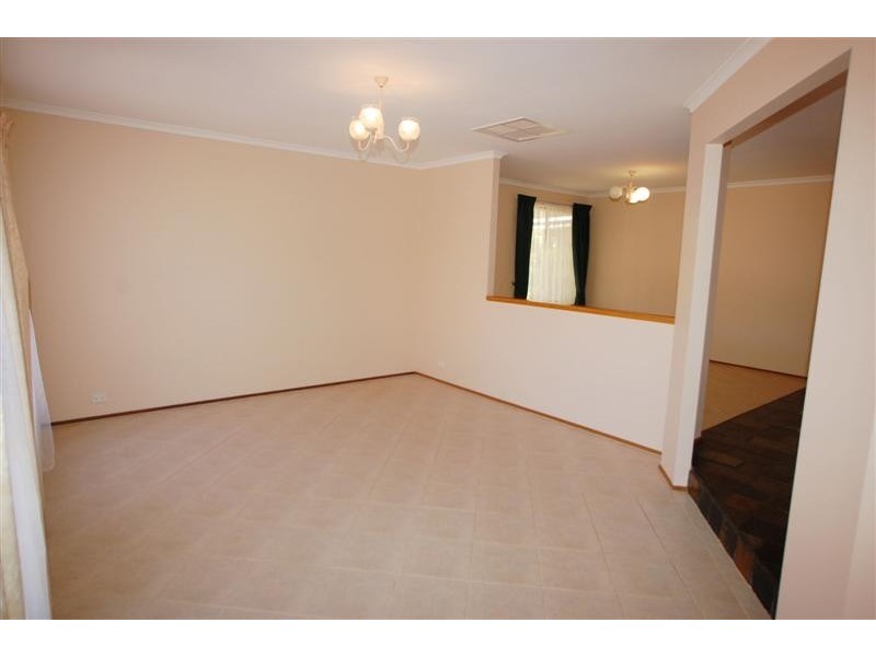 38 Barton Drive, Trott Park SA 5158