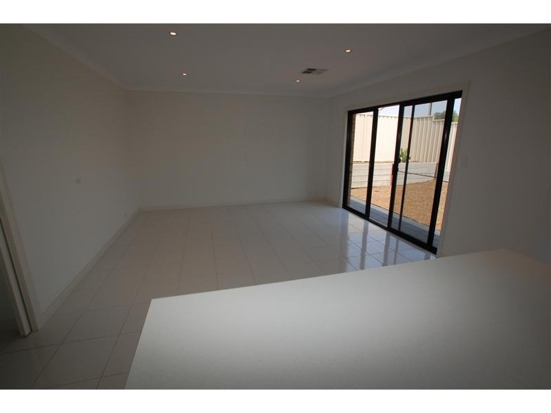 2d Dalkeith Avenue, Dover Gardens SA 5048