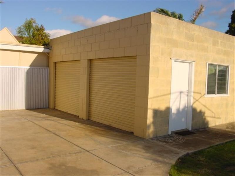 18 Fourth Avenue, Ascot Park SA 5043