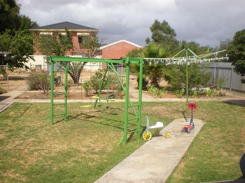 18 Fourth Avenue, Ascot Park SA 5043