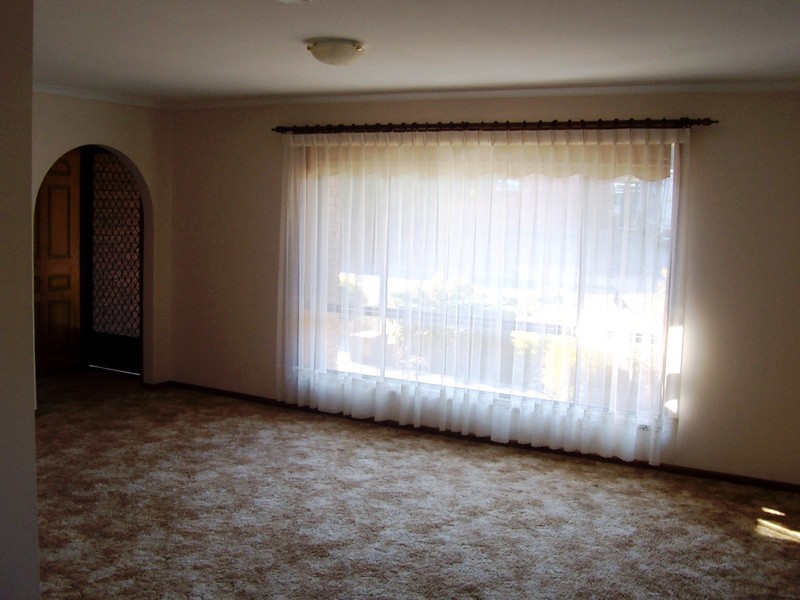 10 Jade Crescent, Happy Valley SA 5159