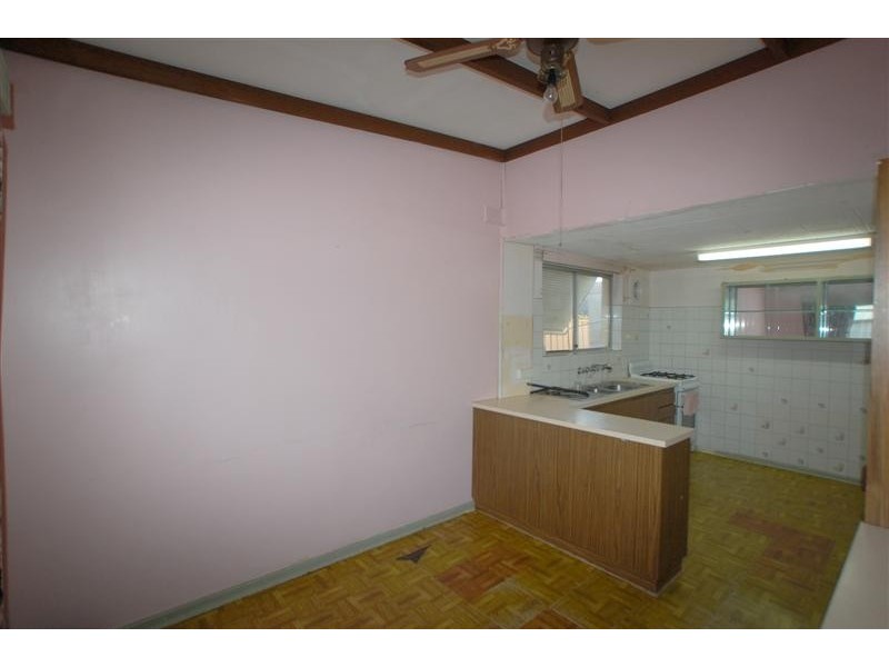 19 Cungena Ave, Park Holme SA 5043