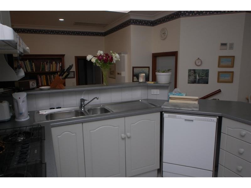 15  Lorikeet Grove, Flagstaff Hill SA 5159