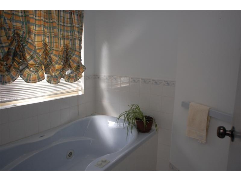 15  Lorikeet Grove, Flagstaff Hill SA 5159