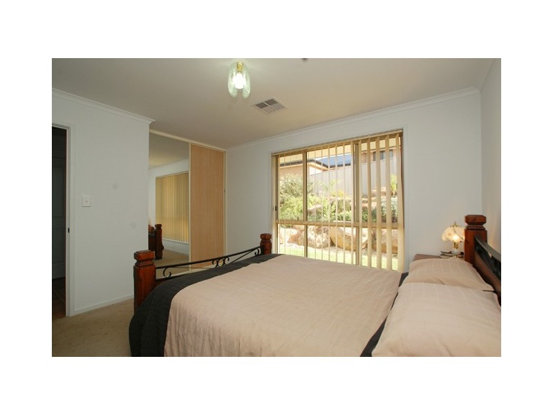 16 Albany Way, Seaford Rise SA 5169