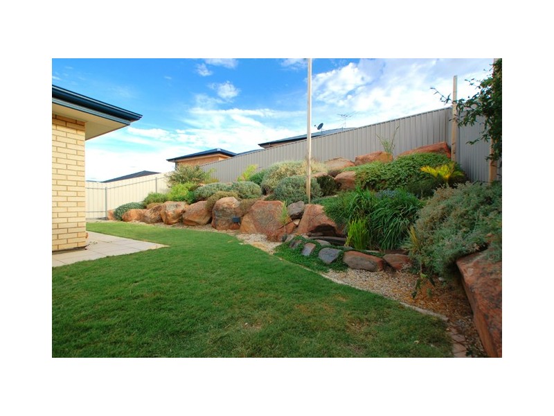 16 Albany Way, Seaford Rise SA 5169