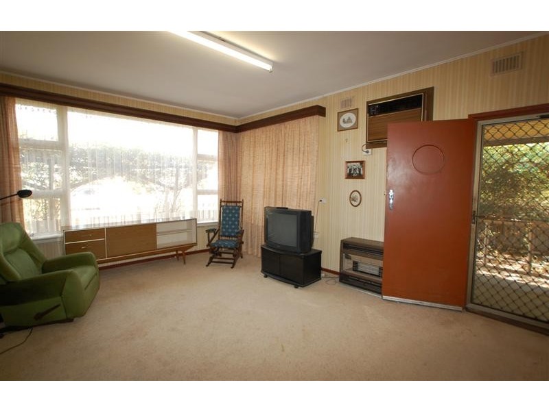 27 Sutton Avenue, Seacombe Gardens SA 5047