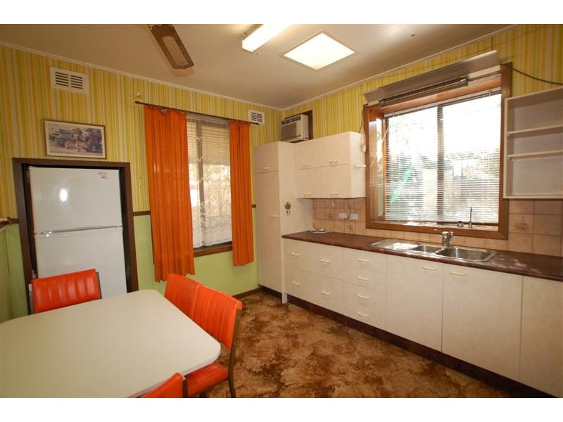 27 Sutton Avenue, Seacombe Gardens SA 5047