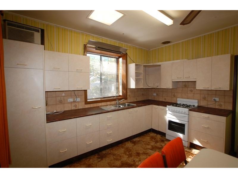 27 Sutton Avenue, Seacombe Gardens SA 5047