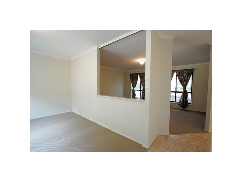 15 Chifley Crescent, Trott Park SA 5158