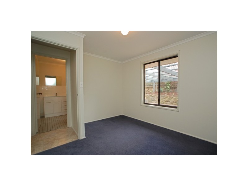 15 Chifley Crescent, Trott Park SA 5158