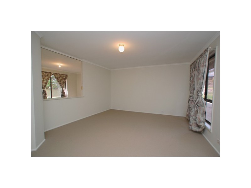 15 Chifley Crescent, Trott Park SA 5158