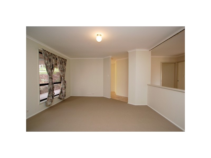15 Chifley Crescent, Trott Park SA 5158