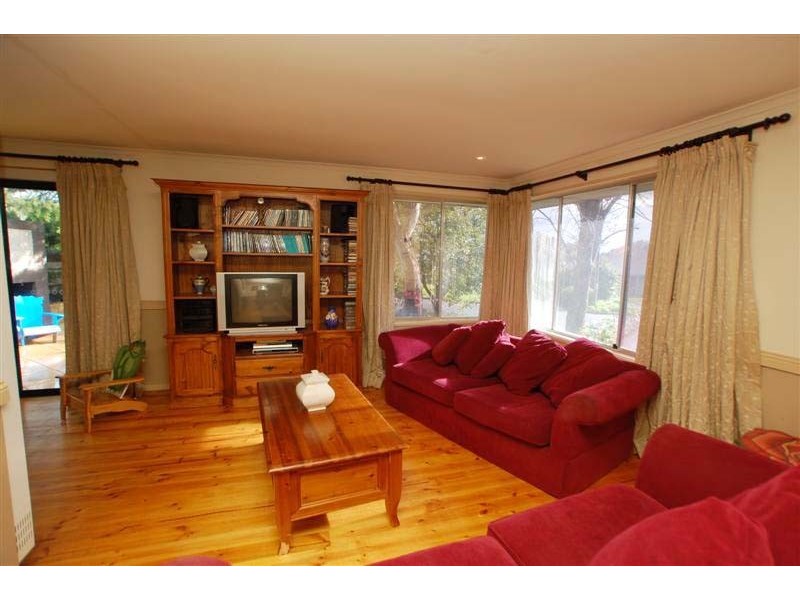17 Dew Street, Aberfoyle Park SA 5159