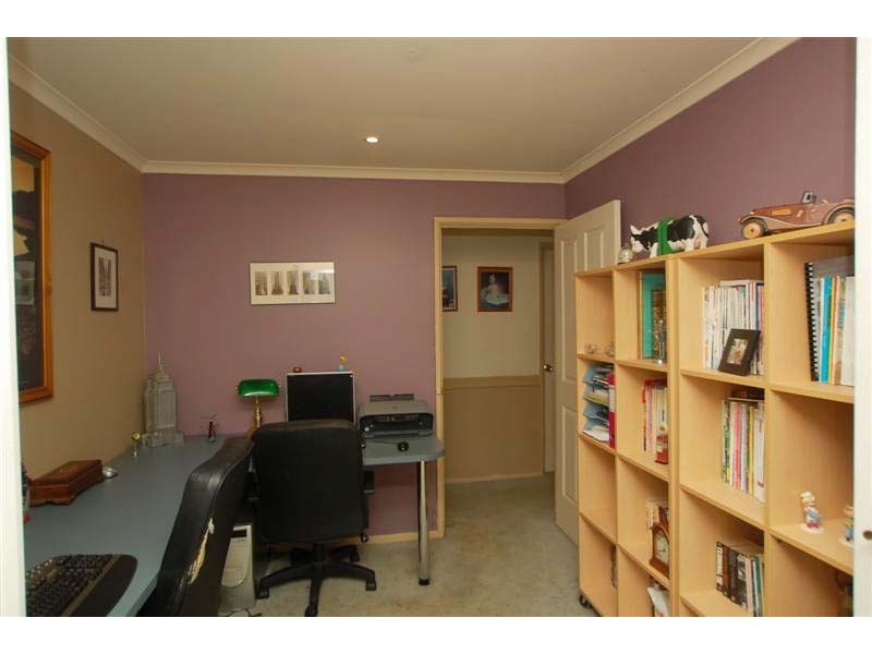 17 Dew Street, Aberfoyle Park SA 5159