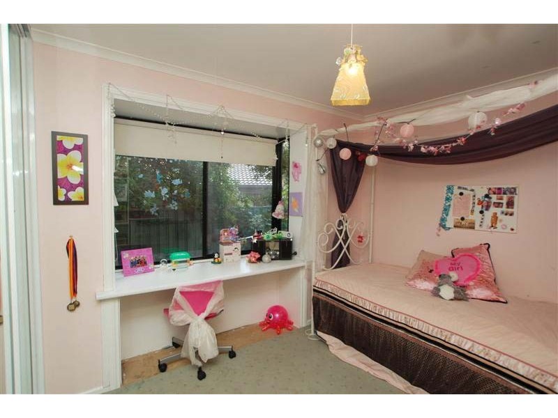 17 Dew Street, Aberfoyle Park SA 5159