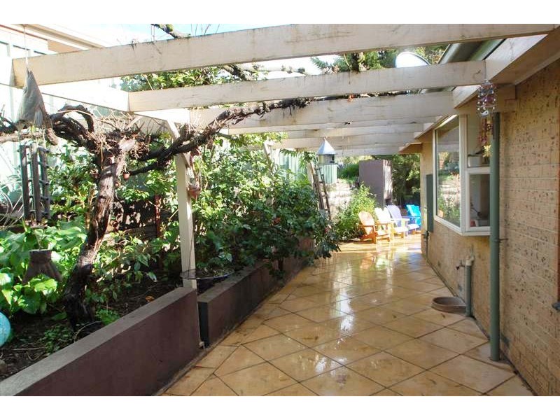 17 Dew Street, Aberfoyle Park SA 5159