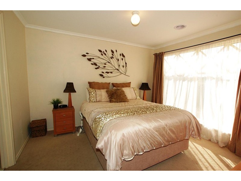 17 Songlark Grove, Flagstaff Hill SA 5159