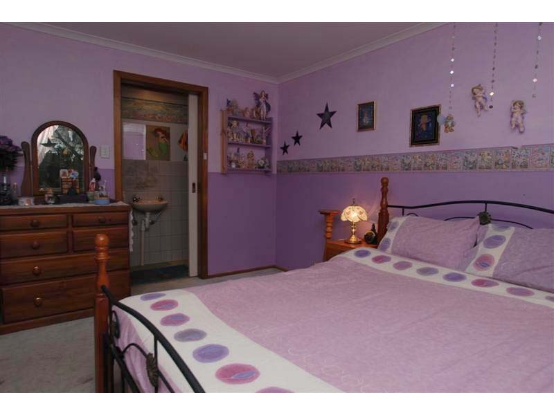 28 Sherwood Ave, Happy Valley SA 5159