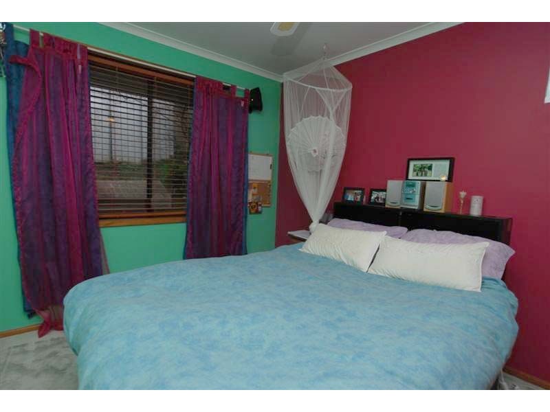 28 Sherwood Ave, Happy Valley SA 5159