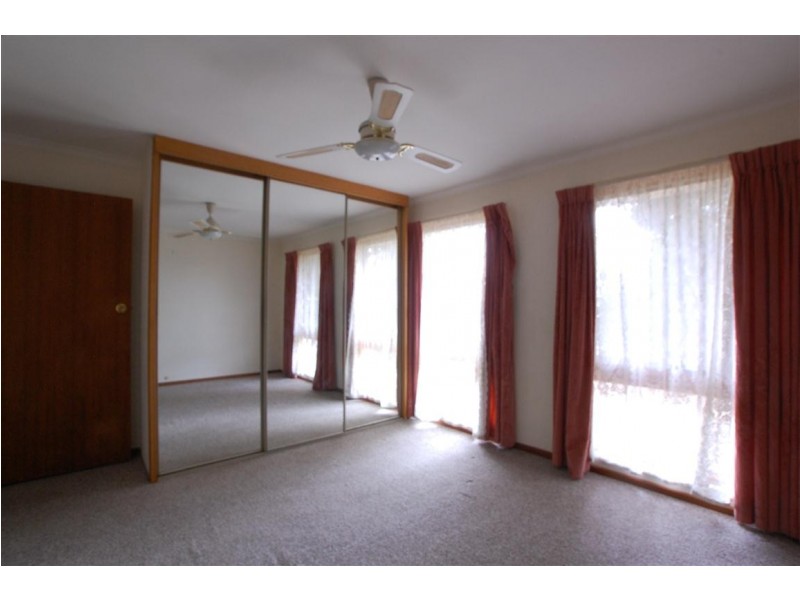 12 Sandpiper Cres, Aberfoyle Park SA 5159