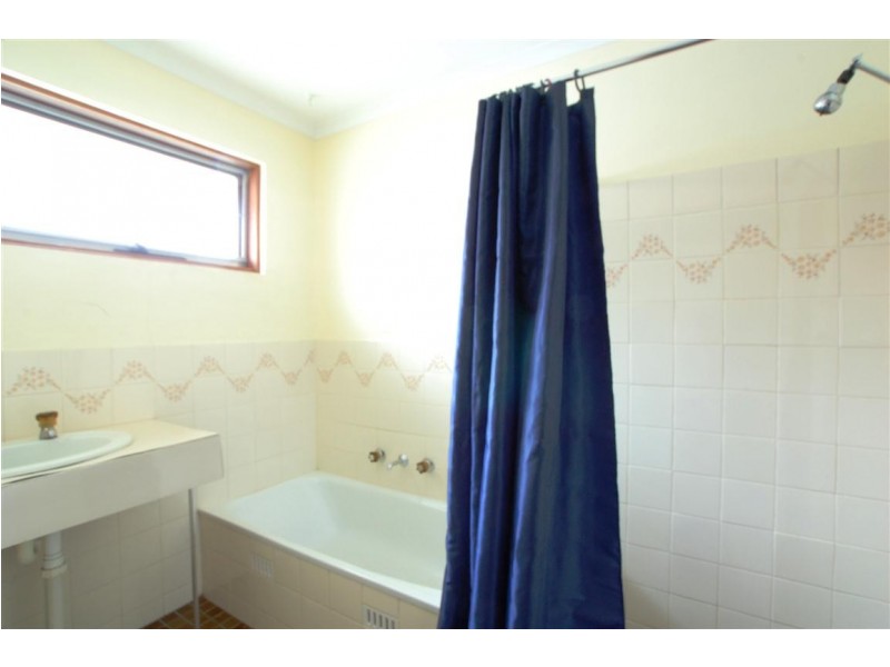 12 Sandpiper Cres, Aberfoyle Park SA 5159