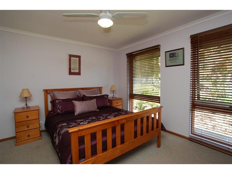 24 Garnet Crescent, Flagstaff Hill SA 5159