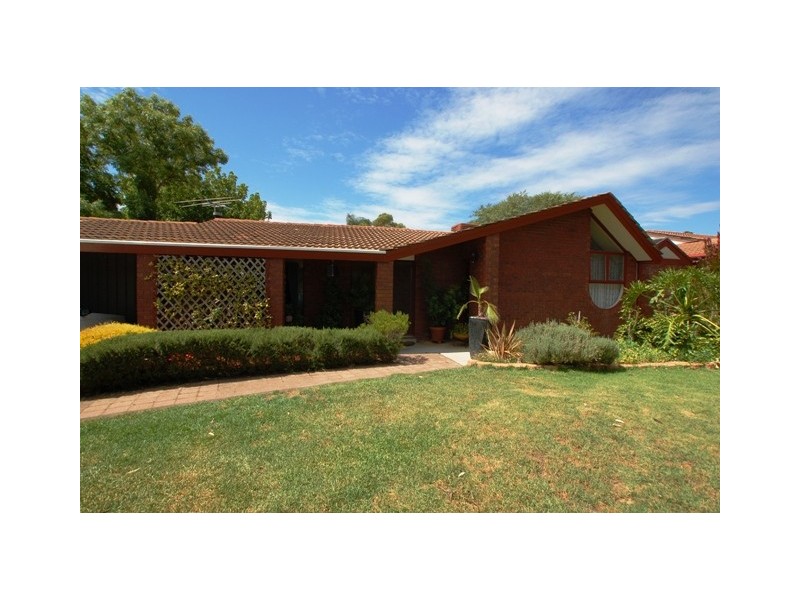 15 Jade Cres, Aberfoyle Park SA 5159