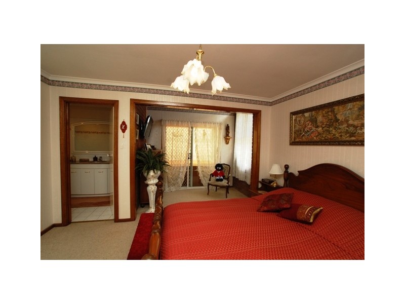 15 Jade Cres, Aberfoyle Park SA 5159