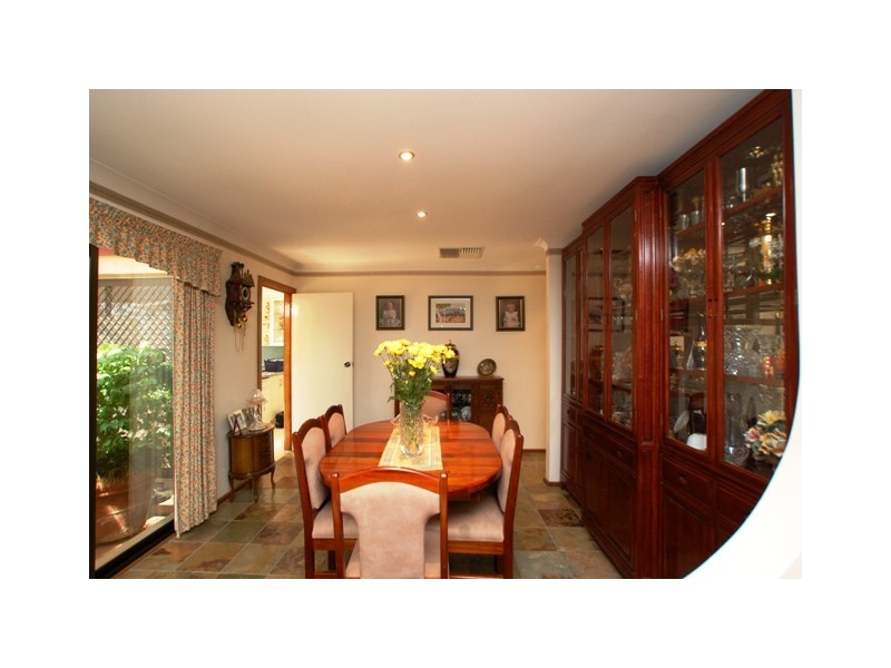 15 Jade Cres, Aberfoyle Park SA 5159