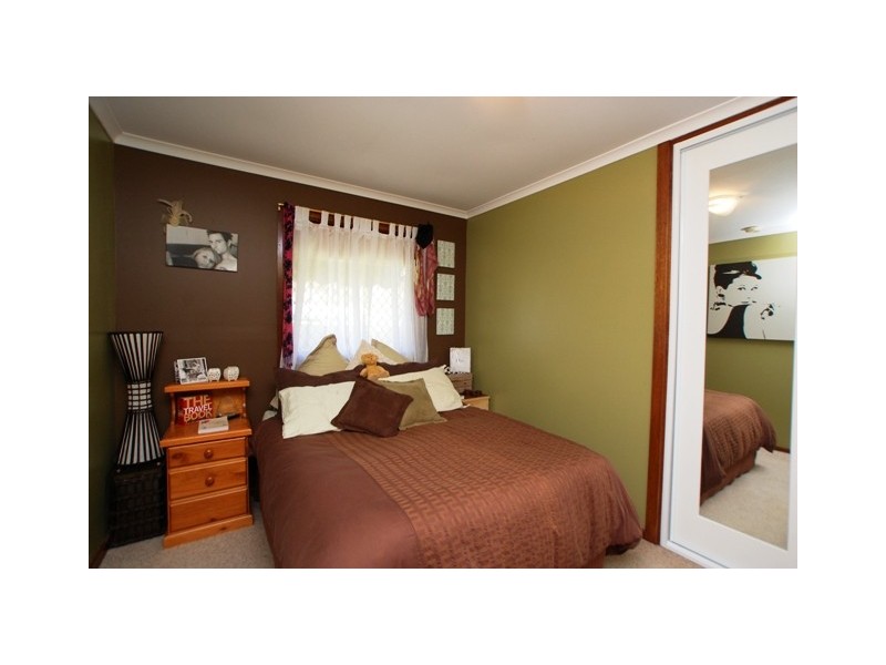 15 Jade Cres, Aberfoyle Park SA 5159